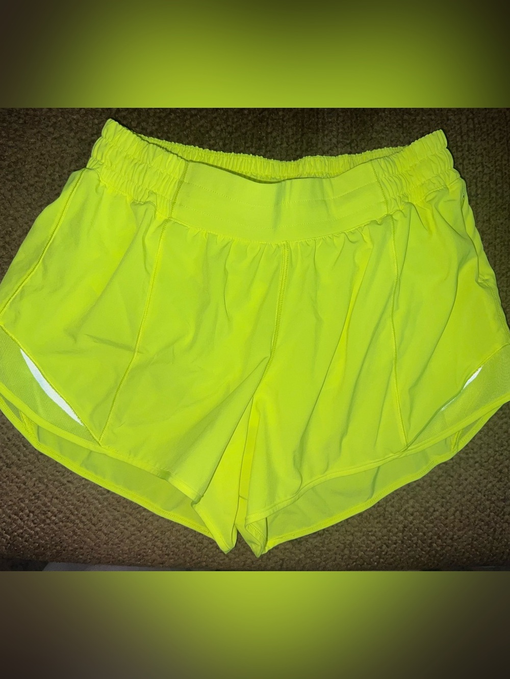 Lululemon Hotty Hot Shorts Highlight Yellow size 8 run Athleisure active wear